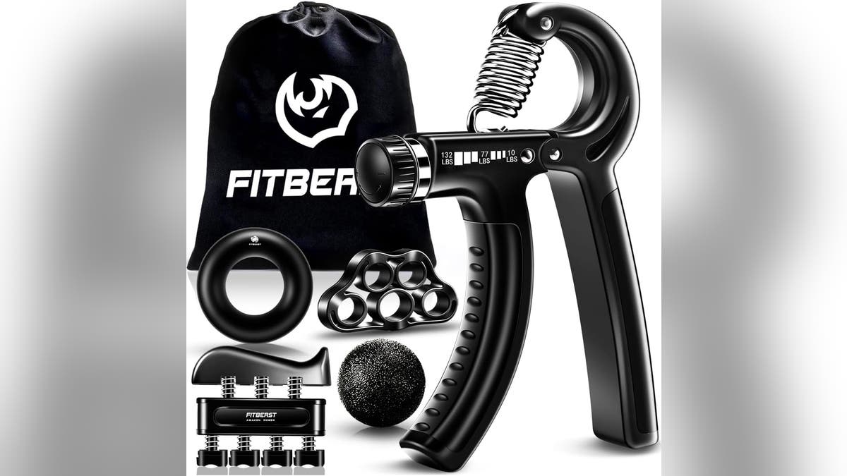 Strengthen your arms with this machine.